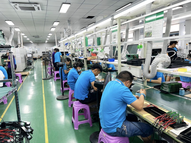 SMT加工廠的DIP插件加工車間 SMT加工廠的DIP插件加工車間